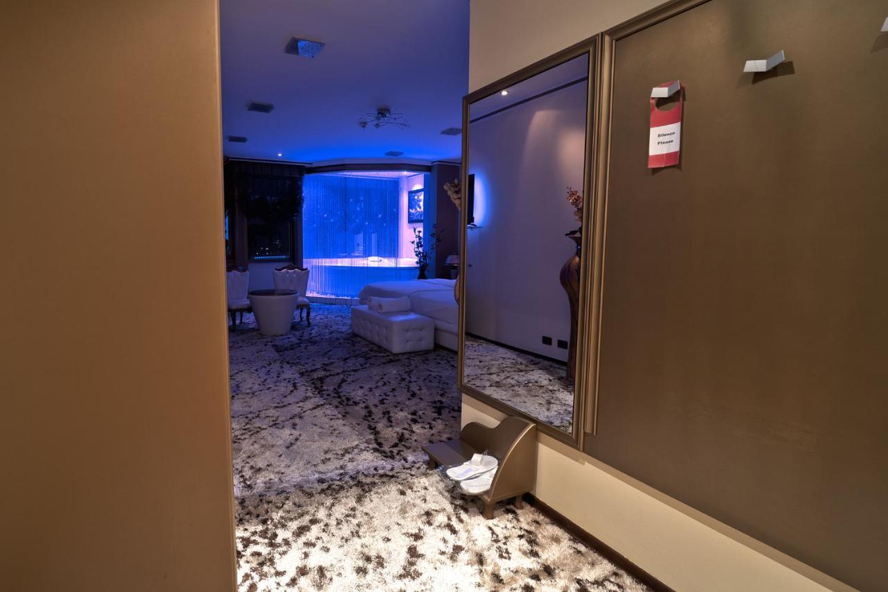 Hotel Rosa Blu ติรานา ภายนอก รูปภาพ
