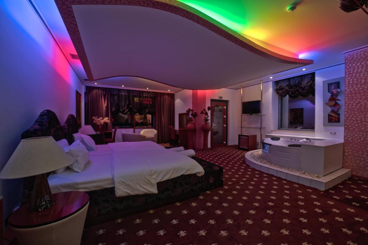 Hotel Rosa Blu ติรานา ภายนอก รูปภาพ